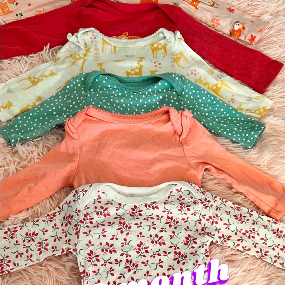 0-3 month long sleeve onsies! :$2 each : $10 for all 6